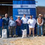 ENTREGA ALCALDE DE LA PIEDAD MINERALES PARA EL CAMPO LOCAL